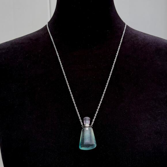 Natural Fluorite Quartz Crystal Perfume Bottle Necklace Pendant Essential Oil - Picture 3 of 9